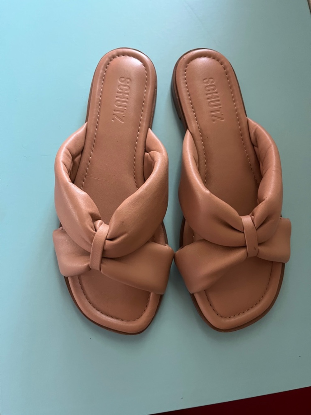Schutz Fairy Padded Flat Sandals Slides Size 7.5 in Nude Honey Beige